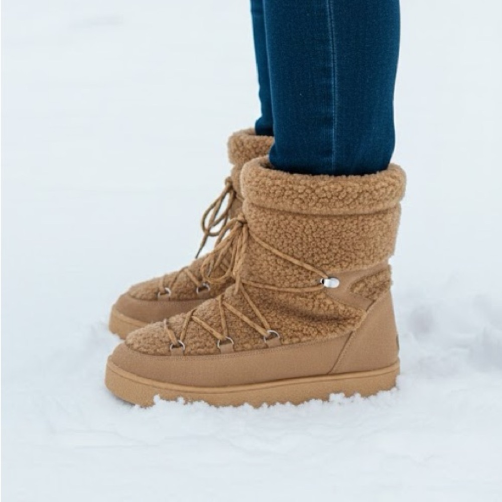 Women's Tan Sherpa Winter & Rain Boots - Picture 2 of 4